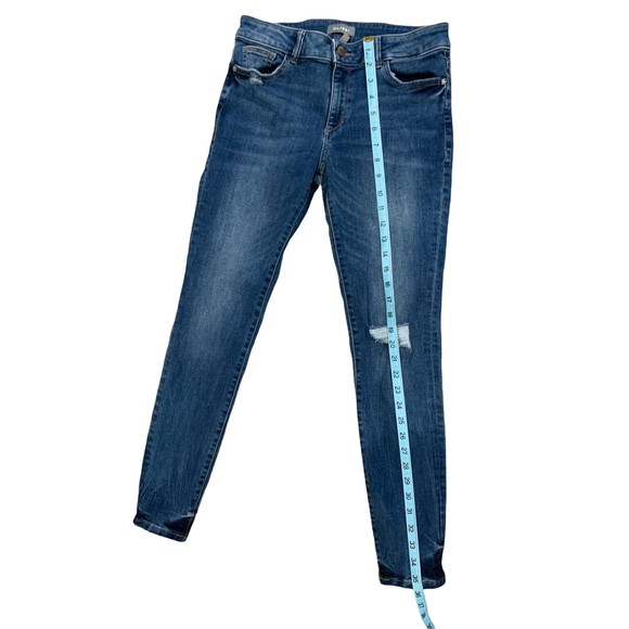 DH1961 Emma Low-Rise Skinny Jean in Powell - Picture 4 of 7